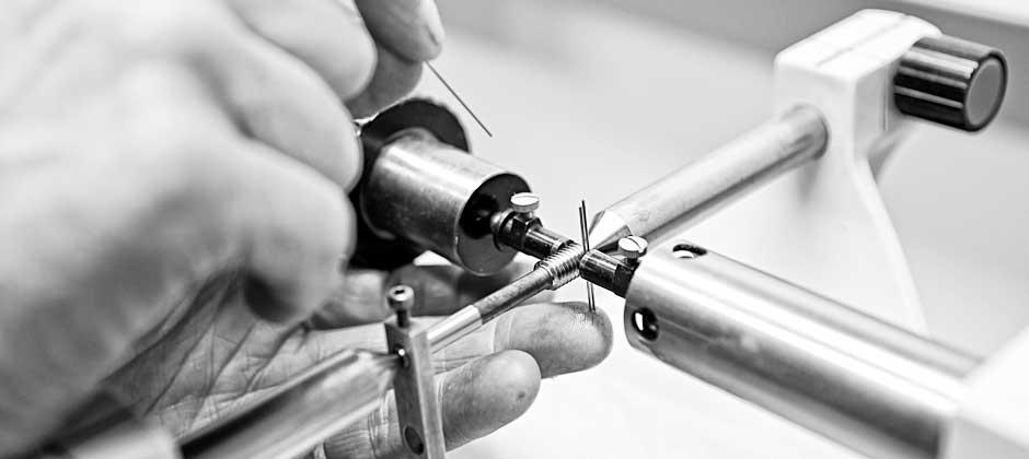 Leitech, hands checking tip